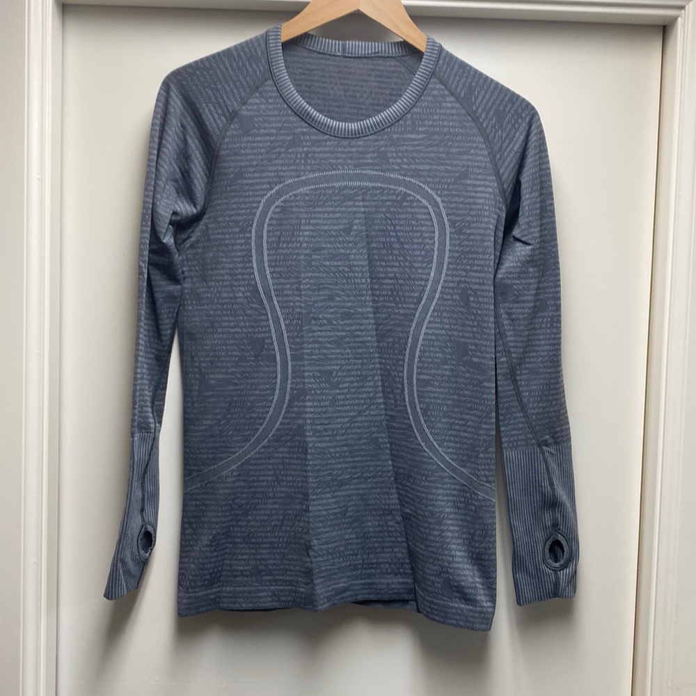 lulu long sleeve workout top!